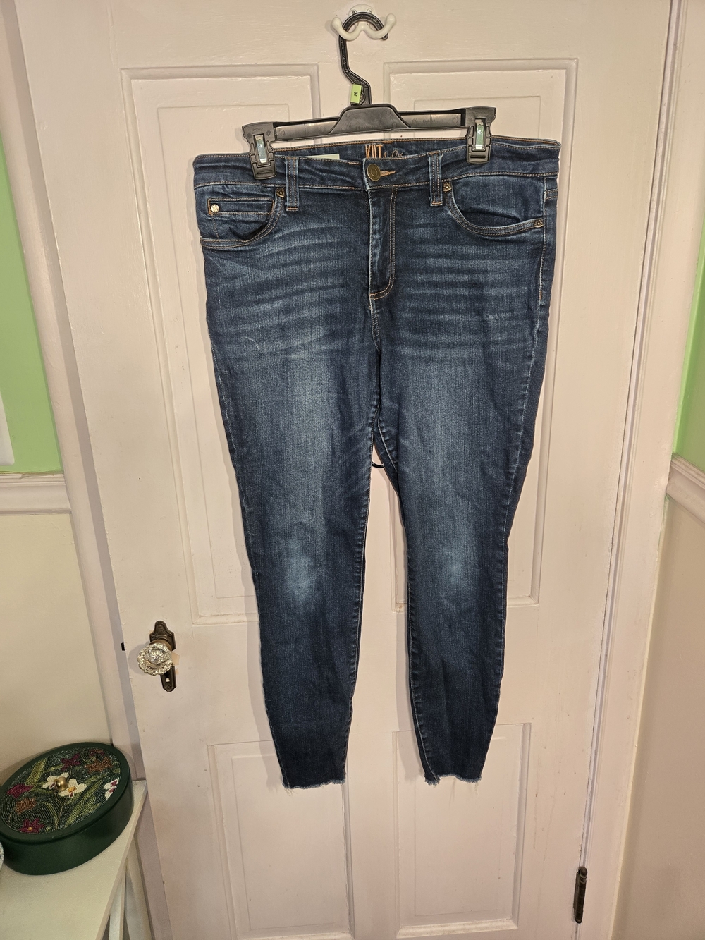 Kut from the Kloth Medium Blue Ankle Skinny Jeans Size 12